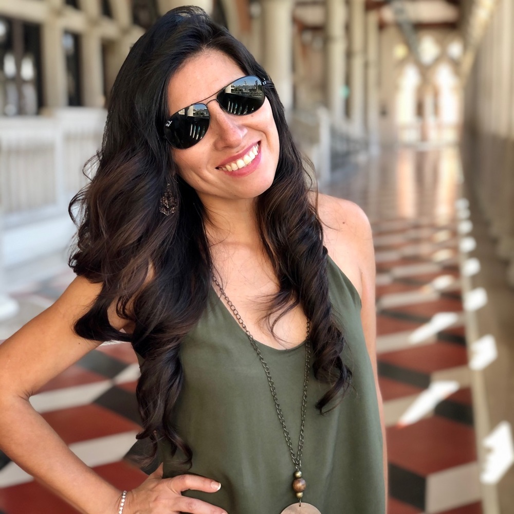 Meet your Posher, Romi